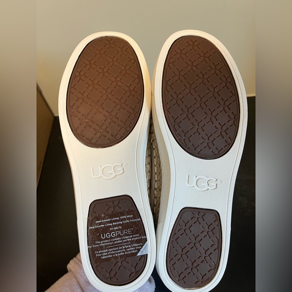 NEW Ugg Eyan II Canvas Cream Sneakers - Picture 5 of 5